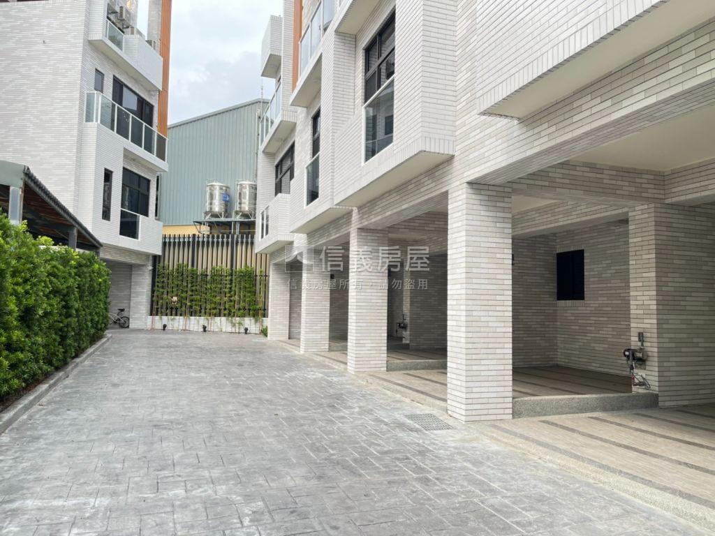 南屯全新未住有孝親房別墅房屋室內格局與周邊環境