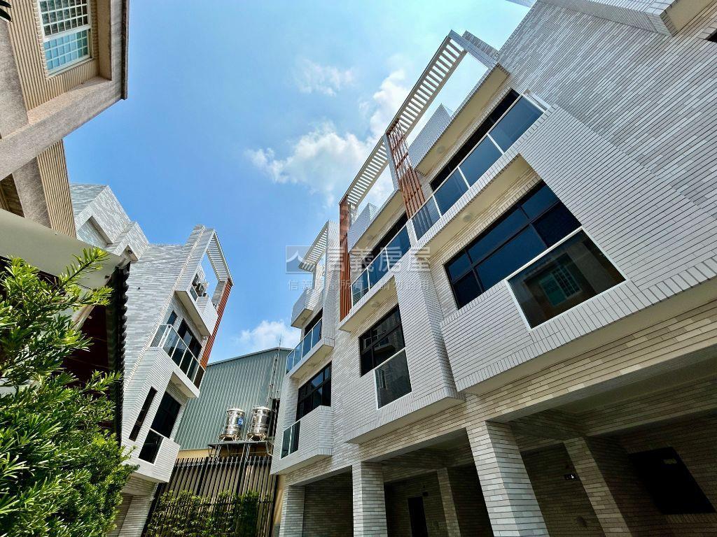南屯全新未住有孝親房別墅房屋室內格局與周邊環境