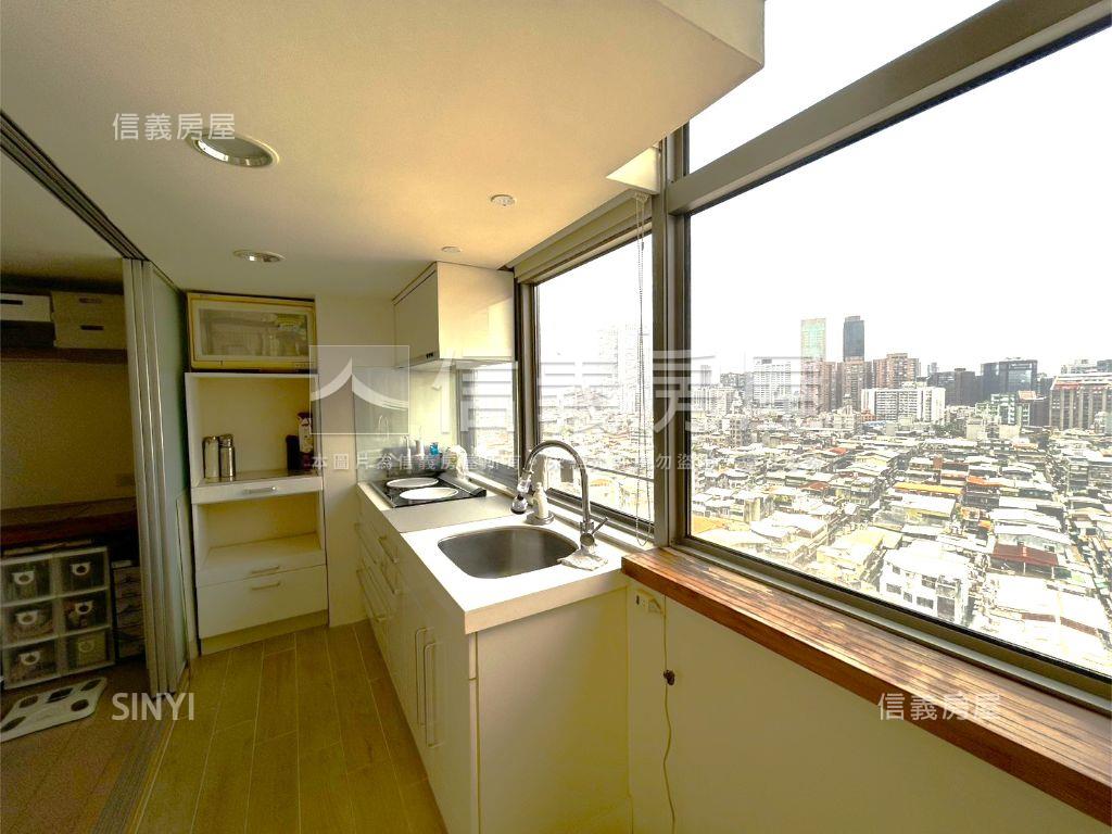 信義星座後棟高樓景觀居房屋室內格局與周邊環境