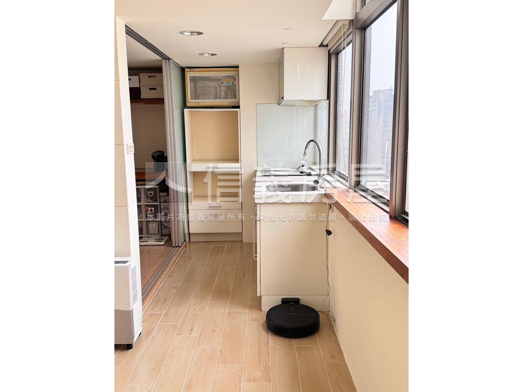 信義星座後棟高樓景觀居房屋室內格局與周邊環境