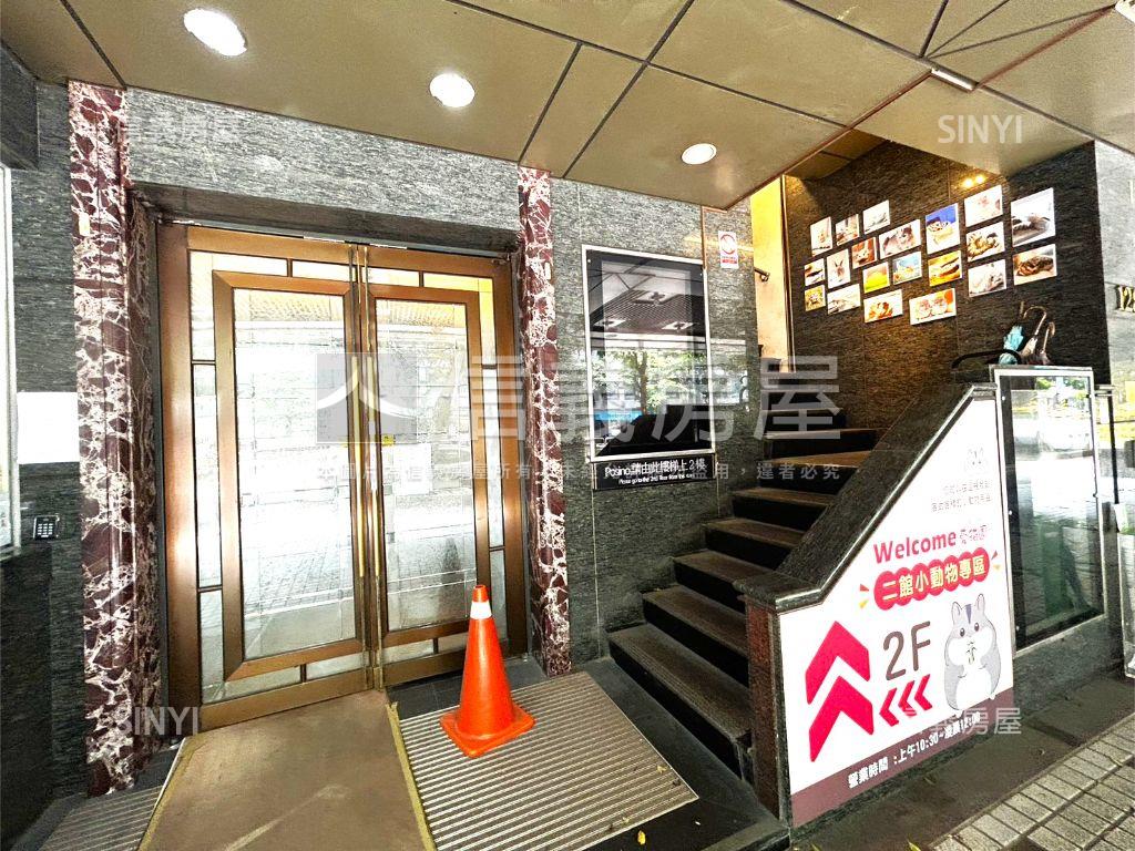 信義星座後棟高樓景觀居房屋室內格局與周邊環境