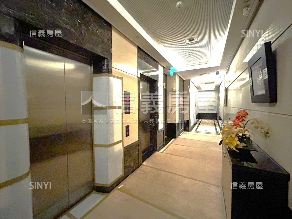 信義星座後棟高樓景觀居房屋室內格局與周邊環境