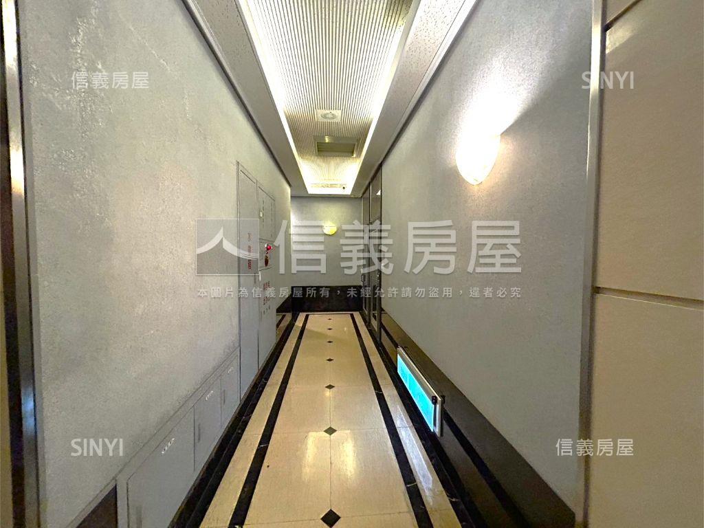信義星座後棟高樓景觀居房屋室內格局與周邊環境