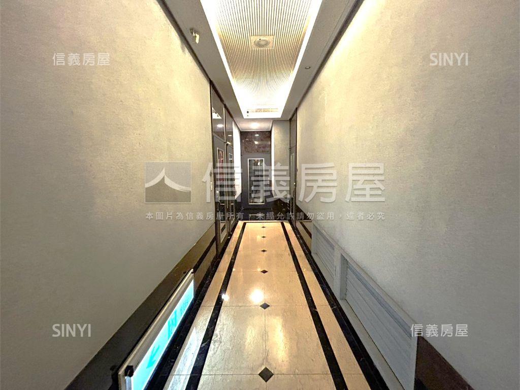 信義星座後棟高樓景觀居房屋室內格局與周邊環境