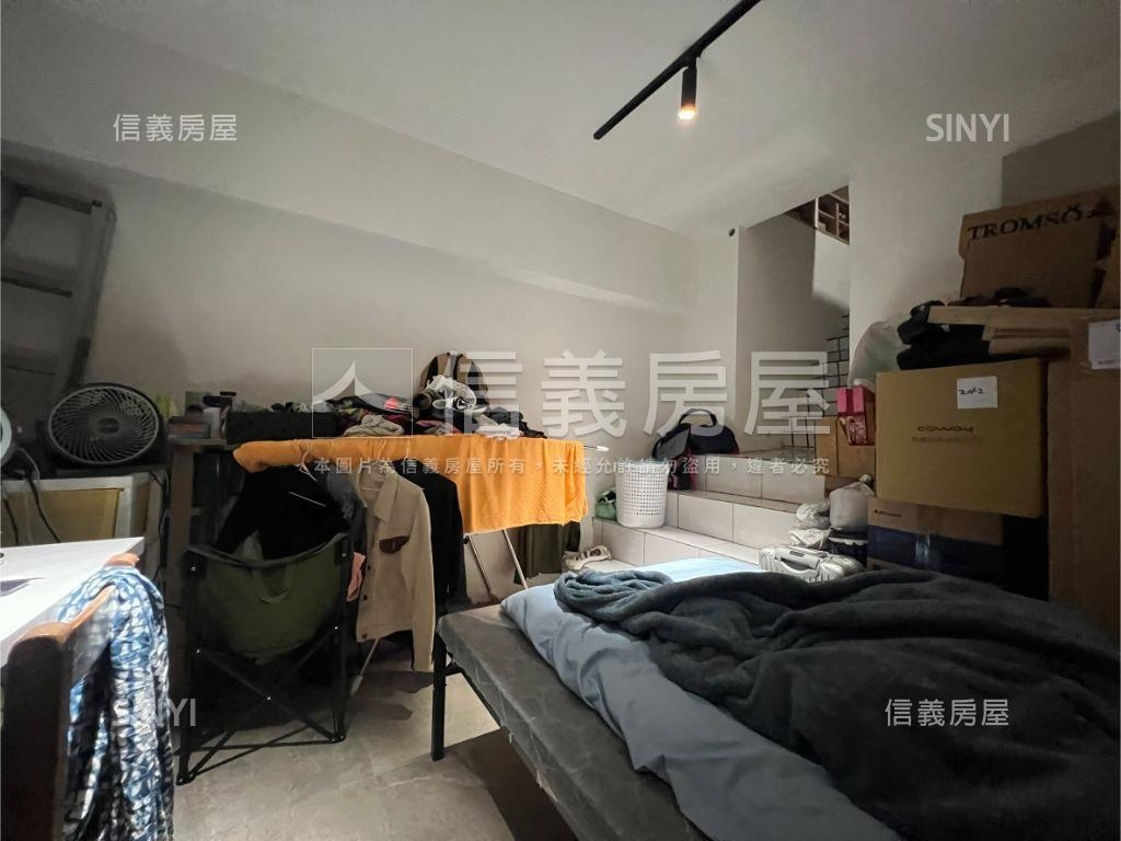 民生面寬獨戶大邊間一樓房屋室內格局與周邊環境