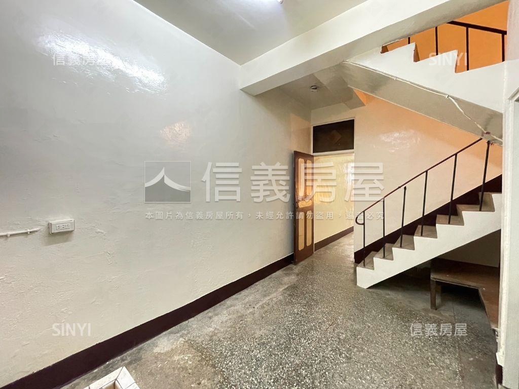 近東區南區前院透天房屋室內格局與周邊環境
