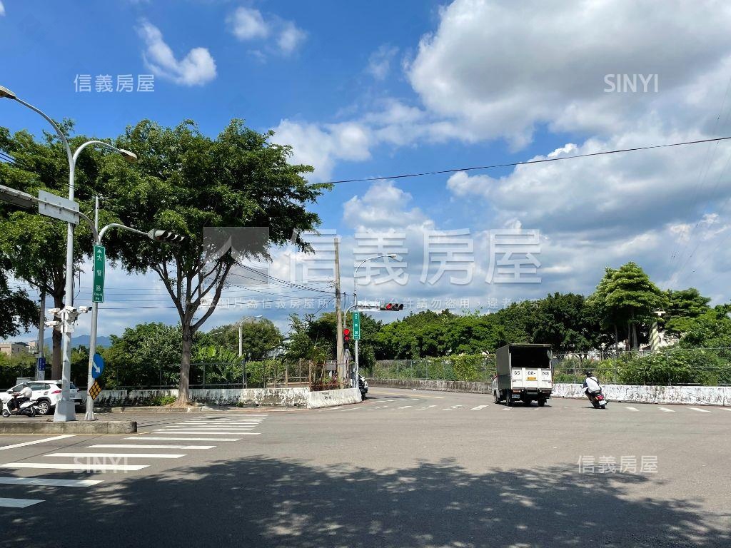 近東區南區前院透天房屋室內格局與周邊環境