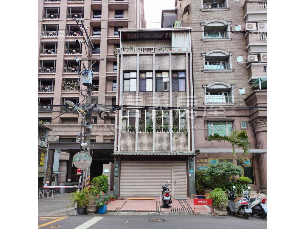 府中捷運商業區傳家透天房屋室內格局與周邊環境