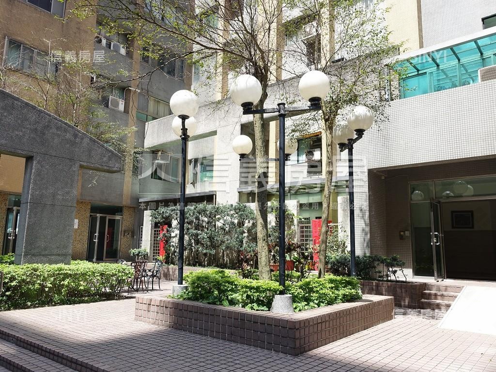 ★商用★湖前街上本號店面房屋室內格局與周邊環境