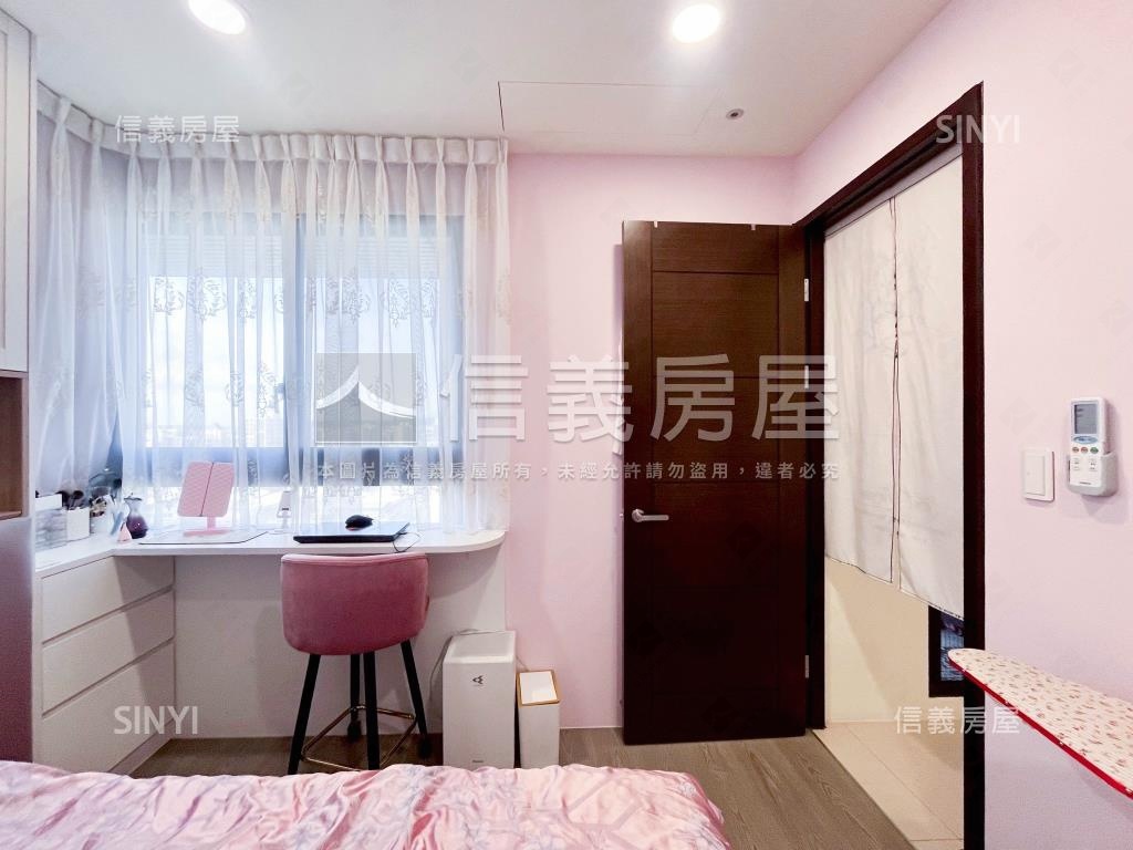 文心一號高樓層平面車位房屋室內格局與周邊環境