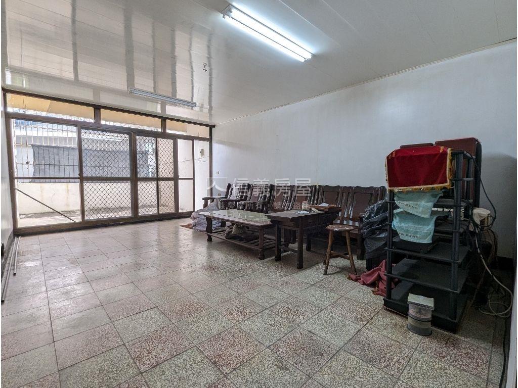 中航路高坪效透天美屋房屋室內格局與周邊環境