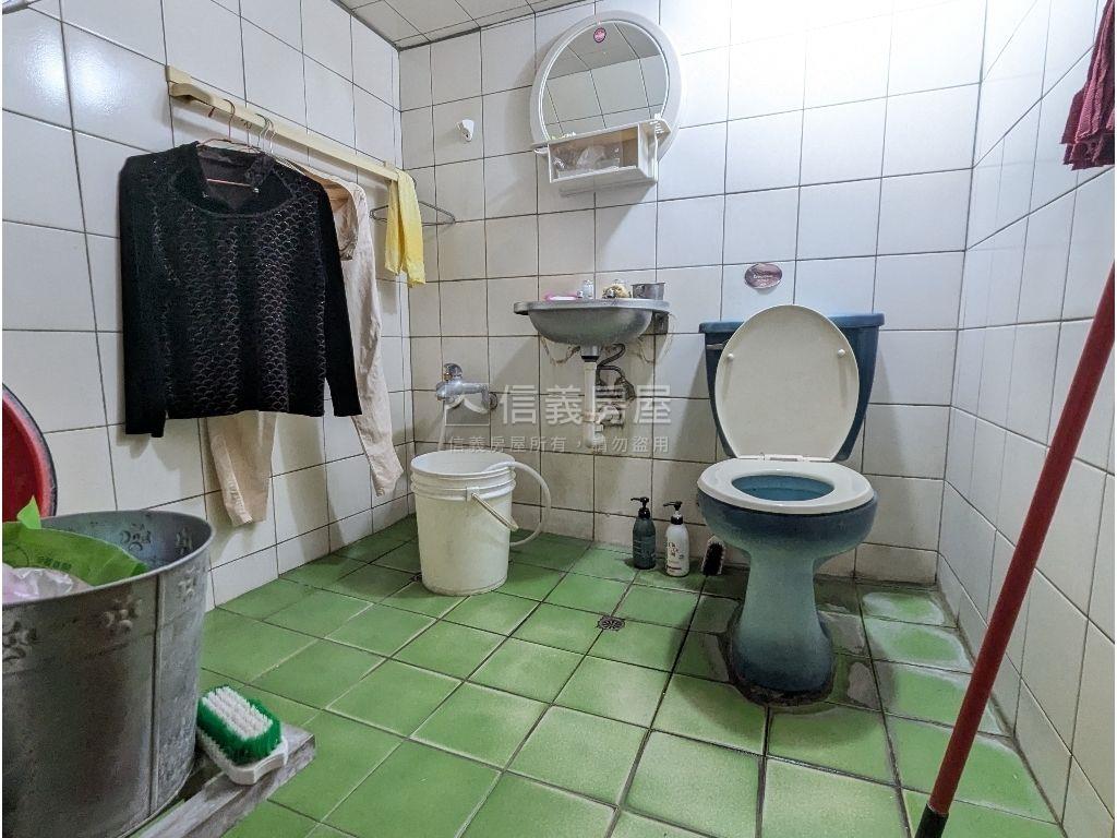 中航路高坪效透天美屋房屋室內格局與周邊環境