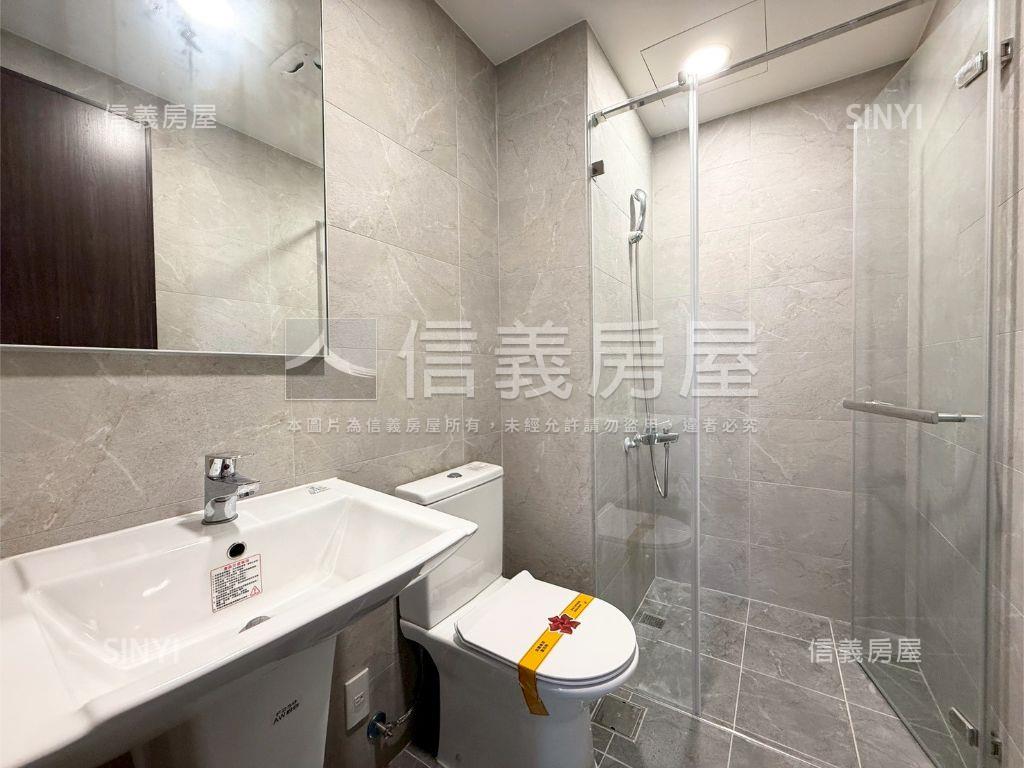 仁武全新未住三房平車房屋室內格局與周邊環境