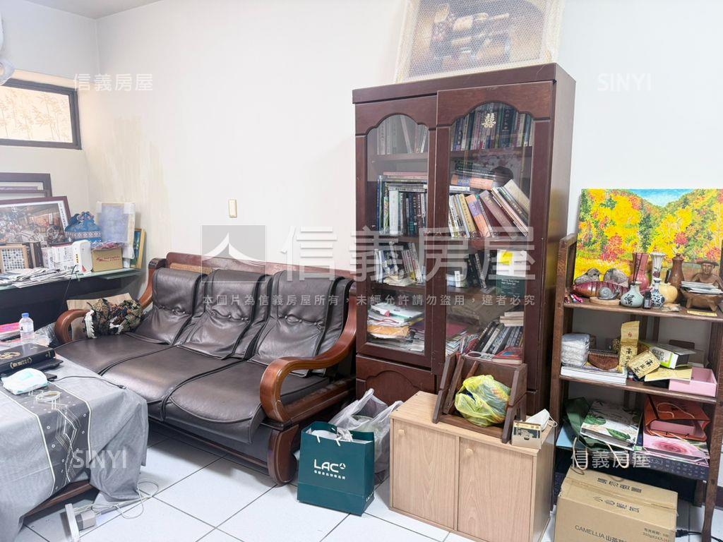 降價漢神百貨旁電梯三房房屋室內格局與周邊環境