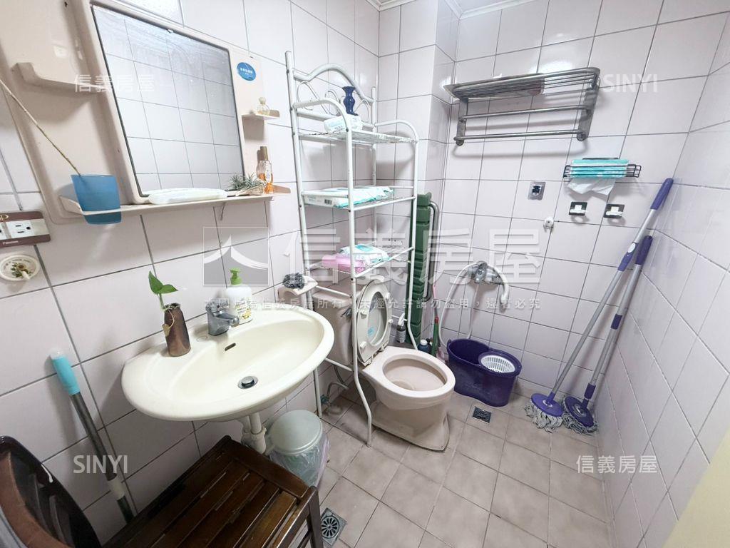 降價漢神百貨旁電梯三房房屋室內格局與周邊環境