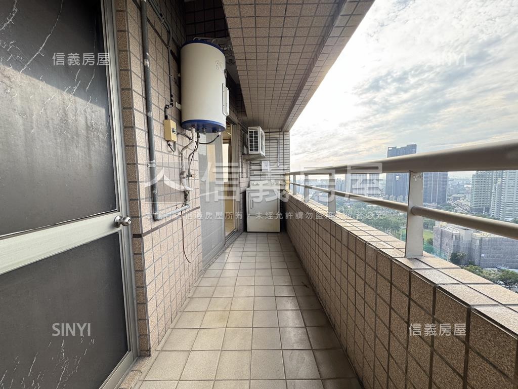 亞灣區高樓海景大四房車位房屋室內格局與周邊環境