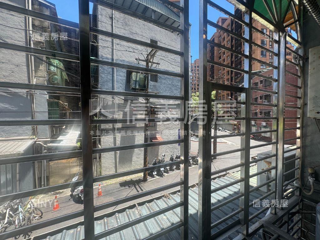 入住南港站前三房二樓房屋室內格局與周邊環境