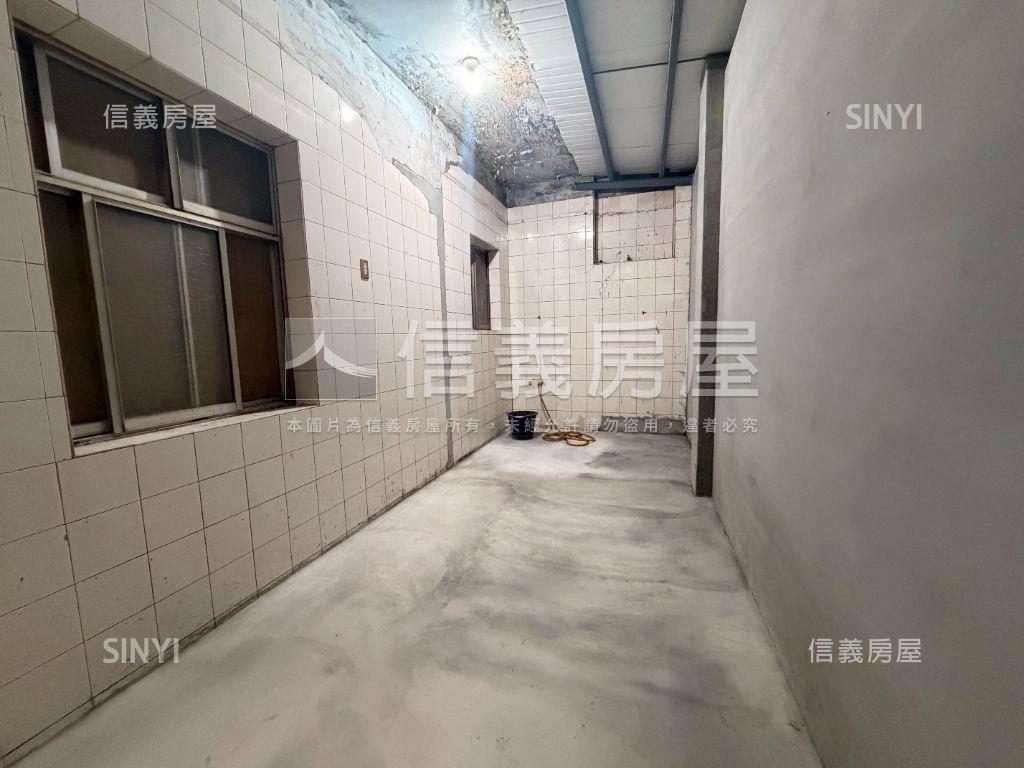近彭厝市場公寓一樓房屋室內格局與周邊環境