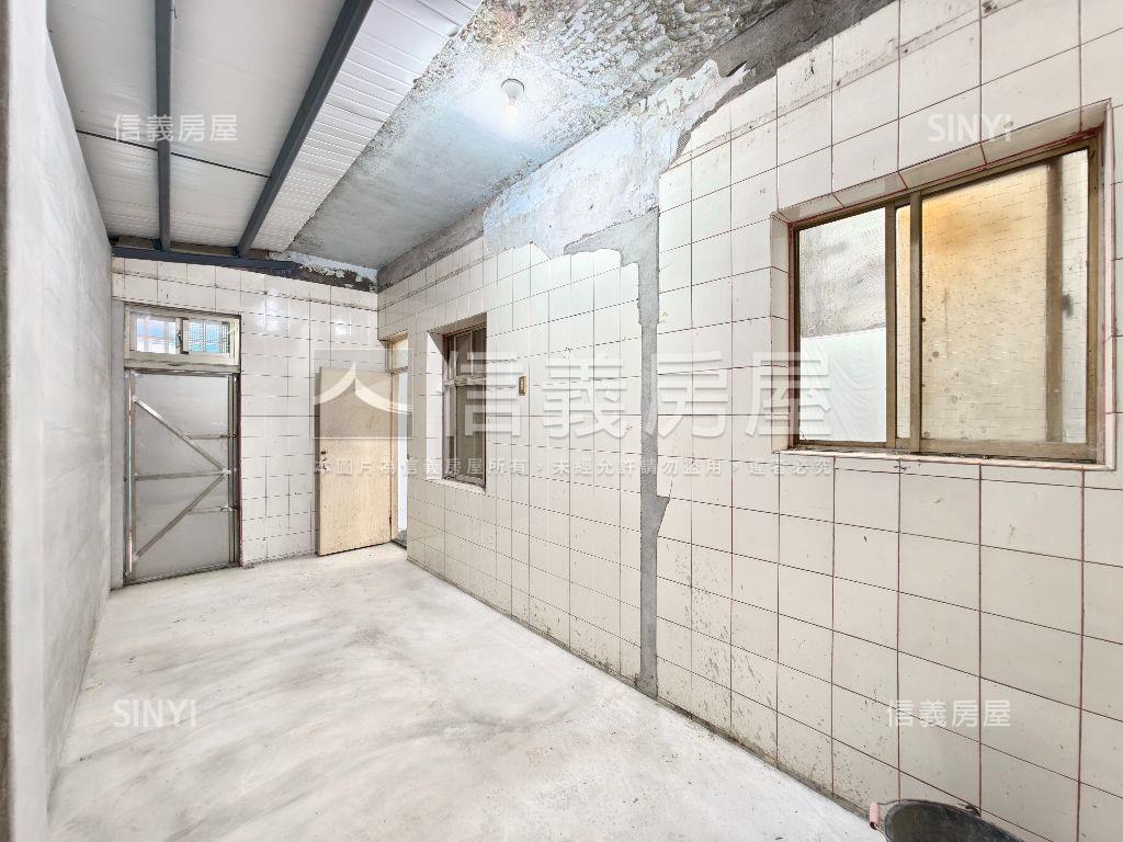 近彭厝市場公寓一樓房屋室內格局與周邊環境