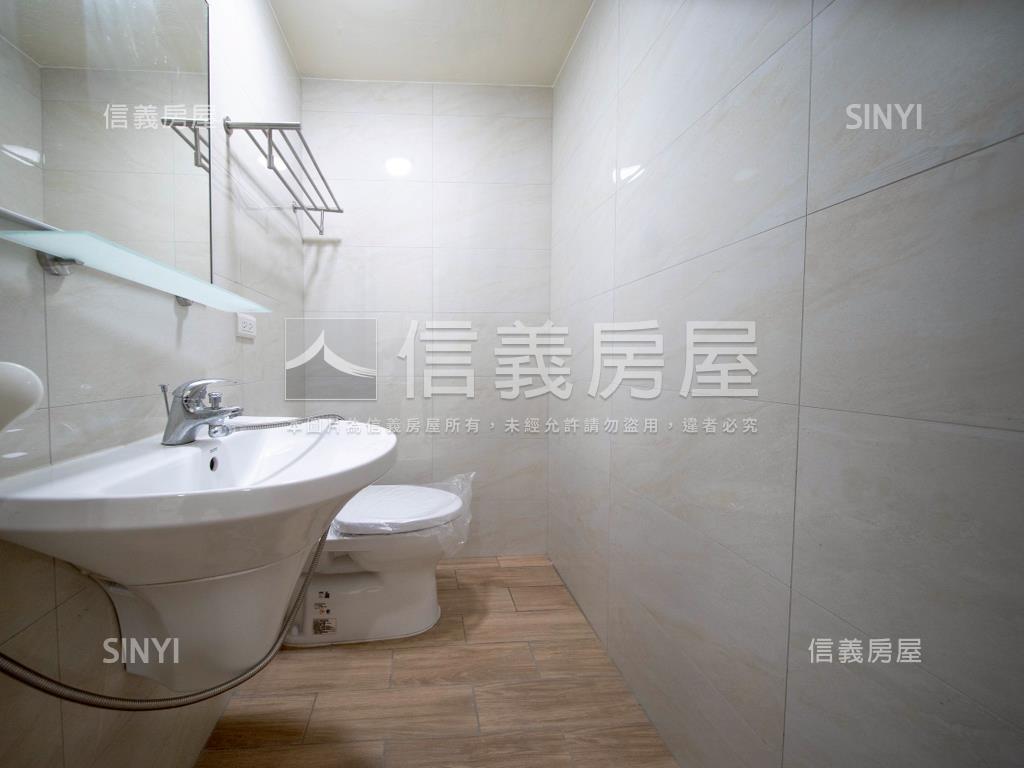 鳳山國中成家美透房屋室內格局與周邊環境