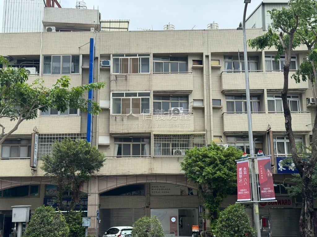 五權西路四層臨路透天Ｃ房屋室內格局與周邊環境