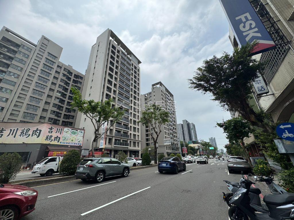 五權西路四層臨路透天Ｃ房屋室內格局與周邊環境
