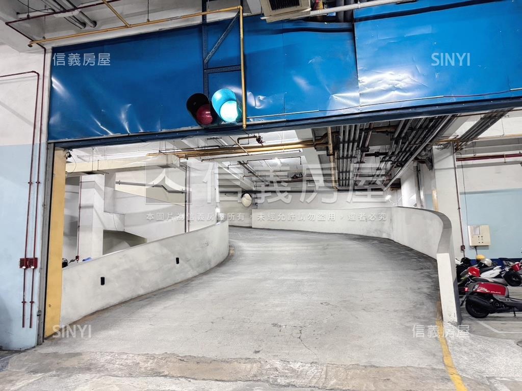 香榭大道四房雙車位房屋室內格局與周邊環境