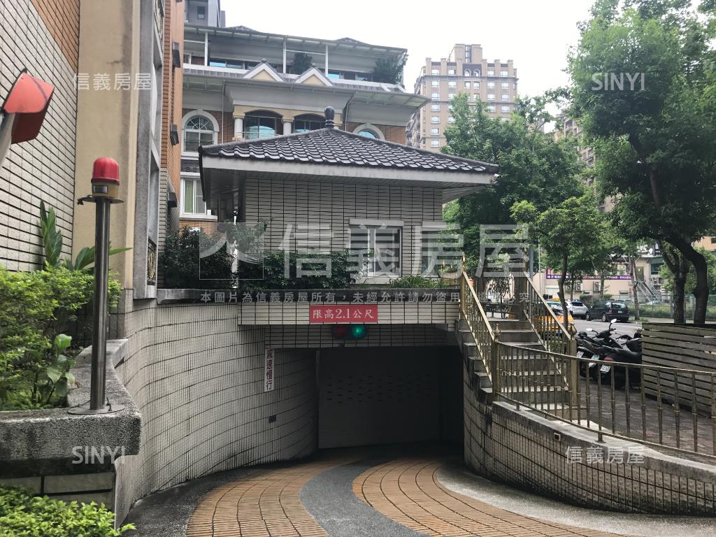 碧城秀墅明亮三房車位房屋室內格局與周邊環境
