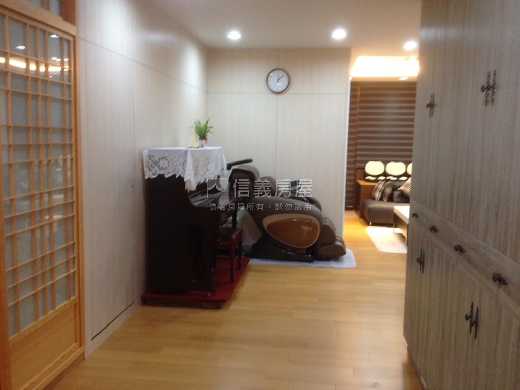 正西大路雙面臨路透店房屋室內格局與周邊環境