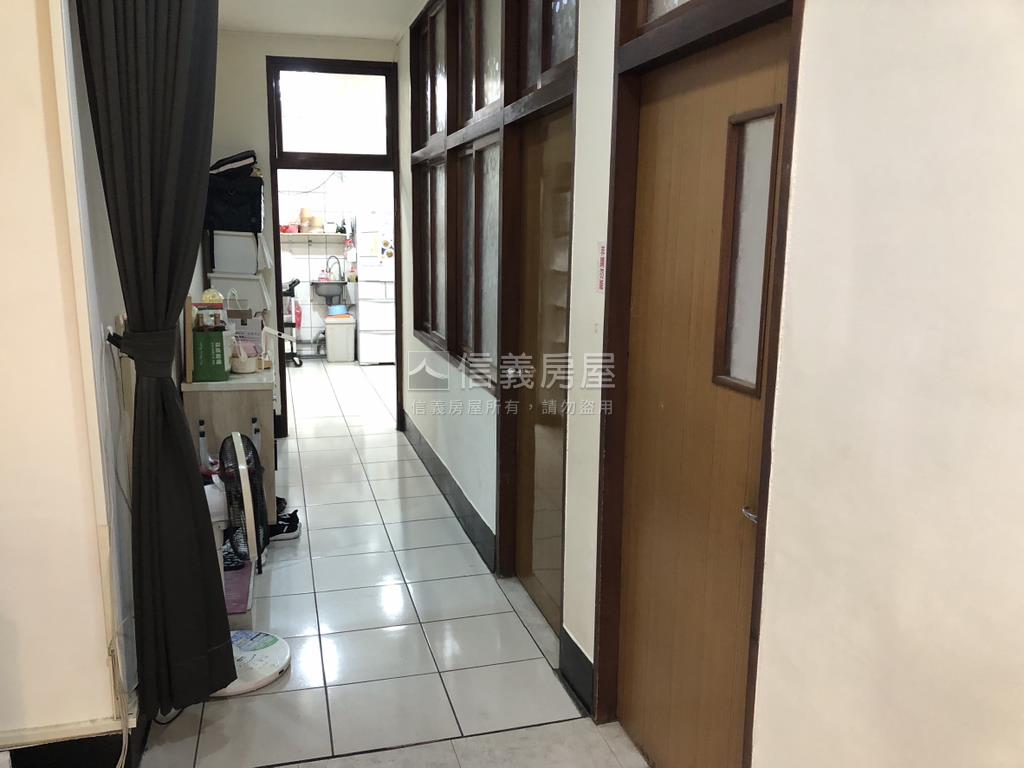 正西大路雙面臨路透店房屋室內格局與周邊環境
