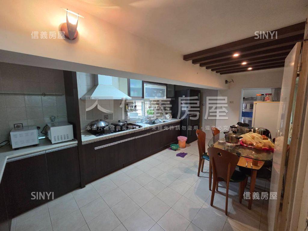 專！鳥松龍揚車庫美透房屋室內格局與周邊環境