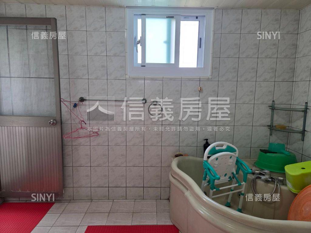 專！鳥松龍揚車庫美透房屋室內格局與周邊環境