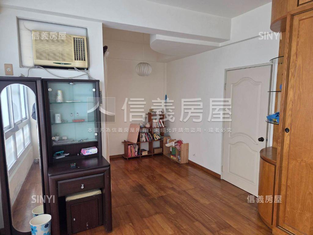 專！鳥松龍揚車庫美透房屋室內格局與周邊環境