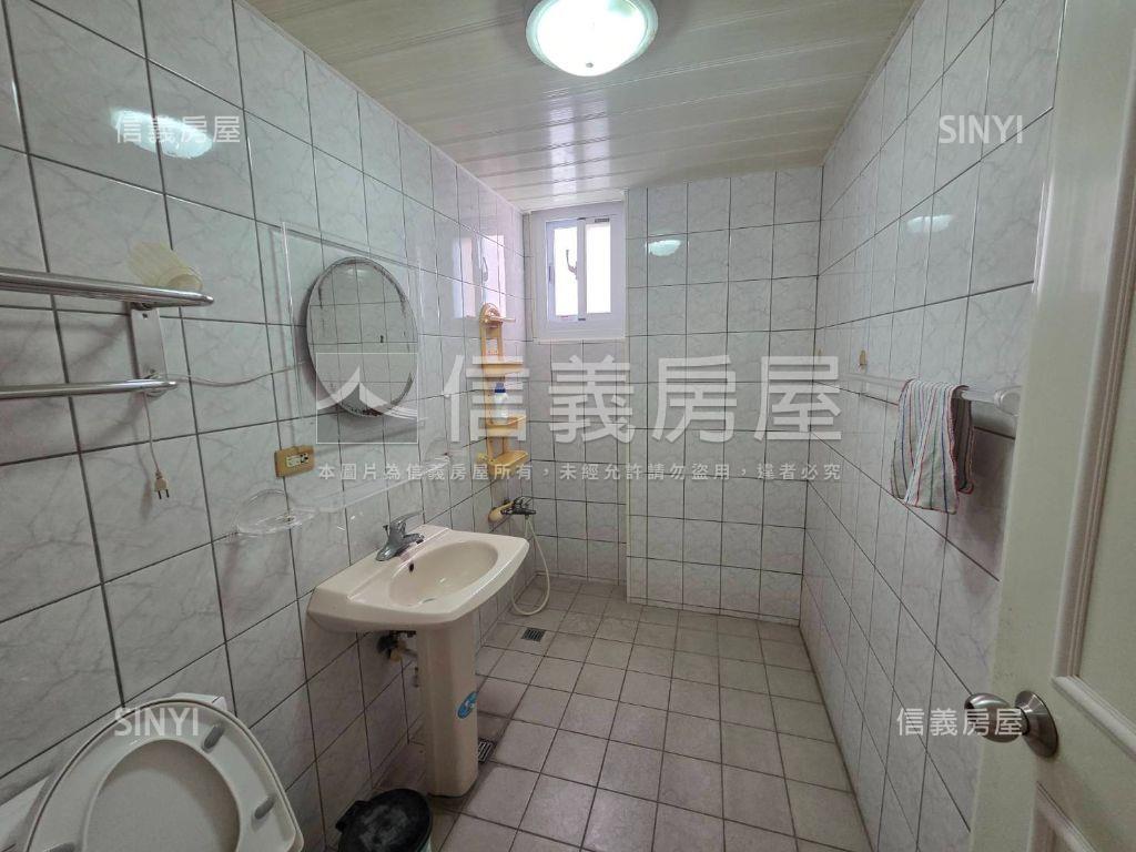 專！鳥松龍揚車庫美透房屋室內格局與周邊環境