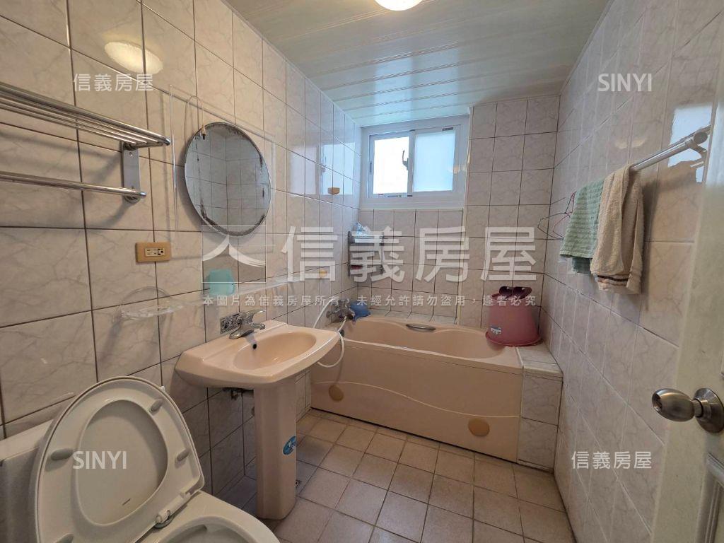 專！鳥松龍揚車庫美透房屋室內格局與周邊環境