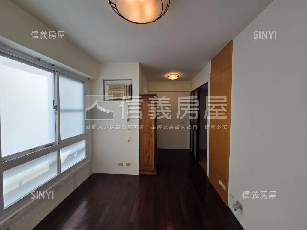 專！鳥松龍揚車庫美透房屋室內格局與周邊環境