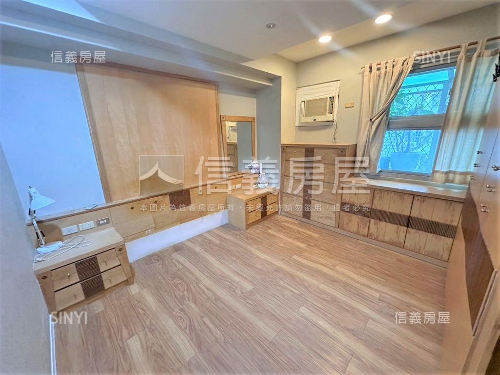 輕軌公園亮麗四房房屋室內格局與周邊環境