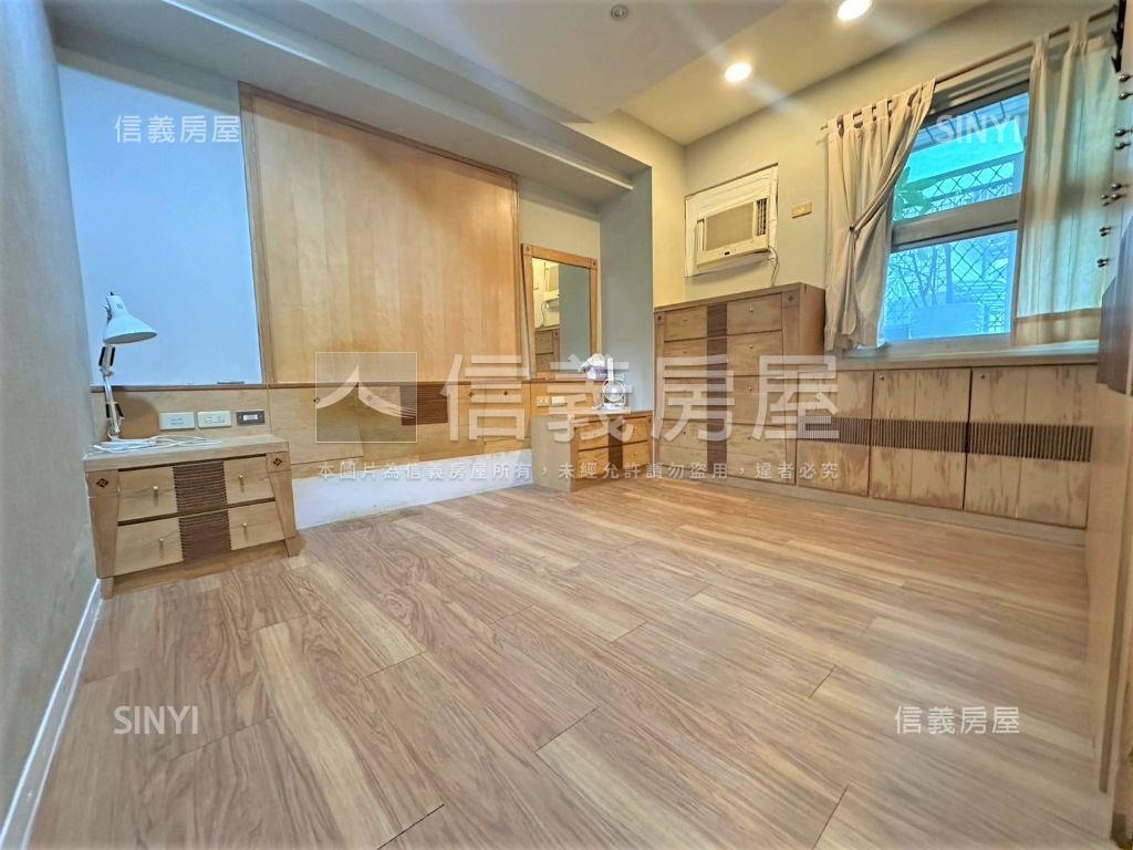 輕軌公園亮麗四房房屋室內格局與周邊環境