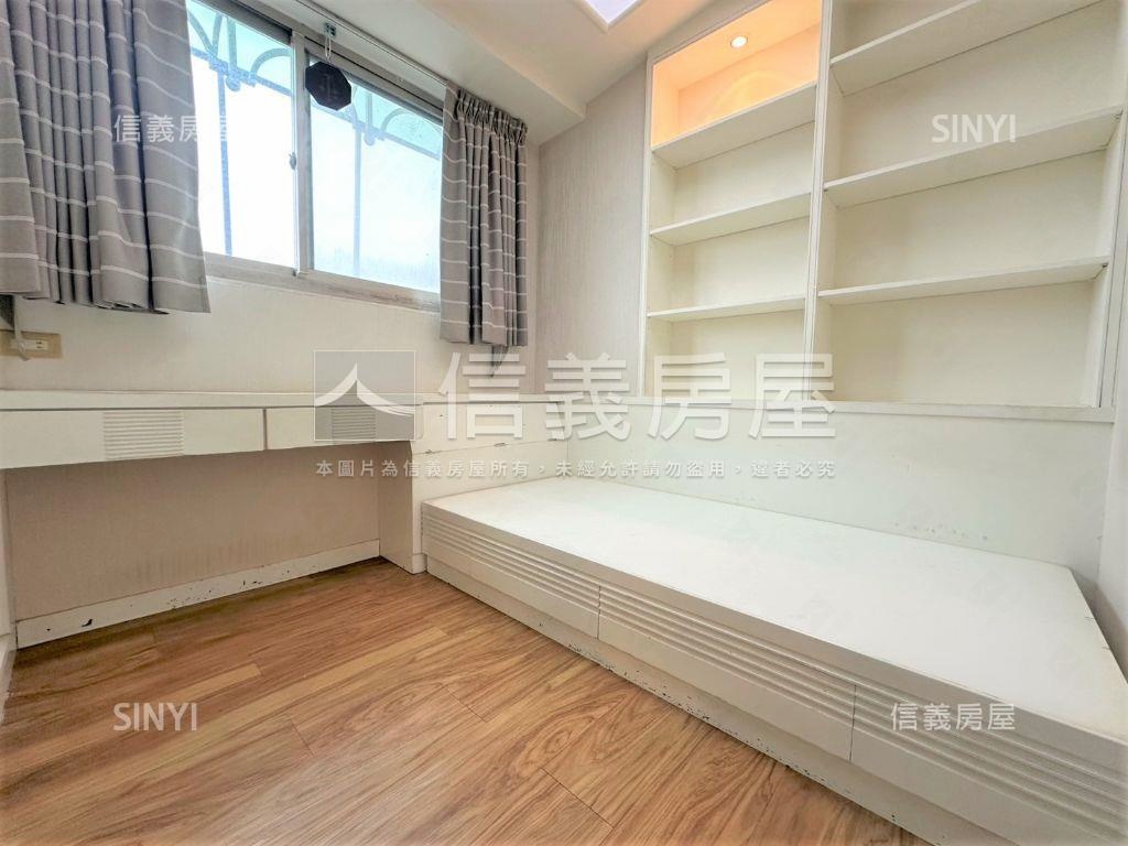 輕軌公園亮麗四房房屋室內格局與周邊環境