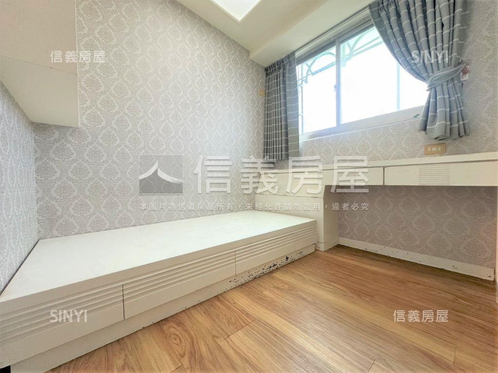輕軌公園亮麗四房房屋室內格局與周邊環境