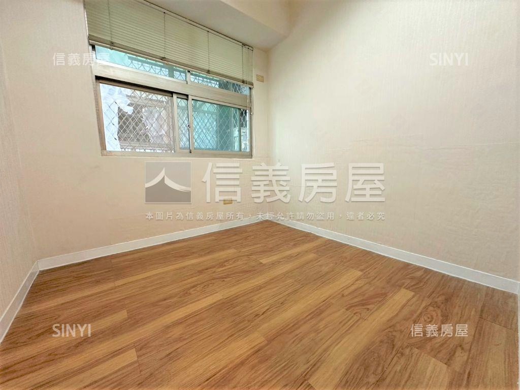 輕軌公園亮麗四房房屋室內格局與周邊環境