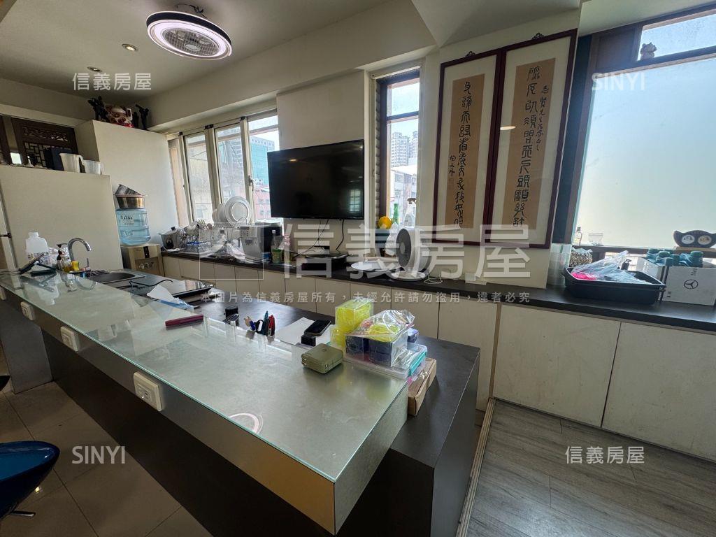 強！雙商圈霸氣角間店住房屋室內格局與周邊環境