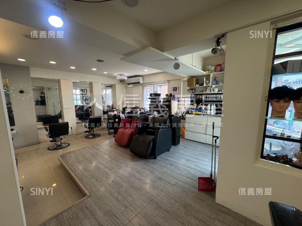 強！雙商圈霸氣角間店住房屋室內格局與周邊環境