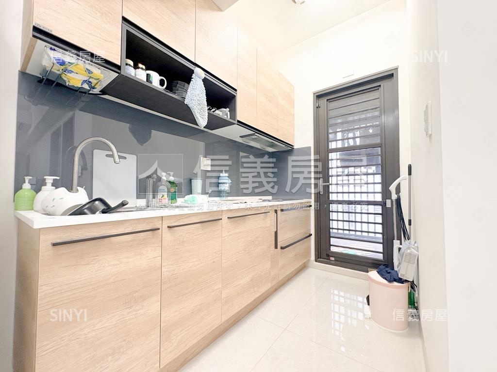 借墨二房高樓平車美屋房屋室內格局與周邊環境