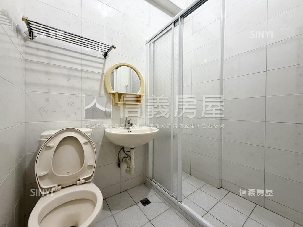 近公園稀有面寬透天房屋室內格局與周邊環境