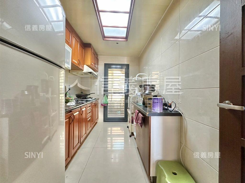 宜誠花廣高樓朝南３房坡車房屋室內格局與周邊環境