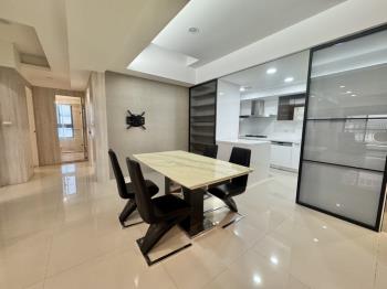 富宇麗緻四房三車含充電樁