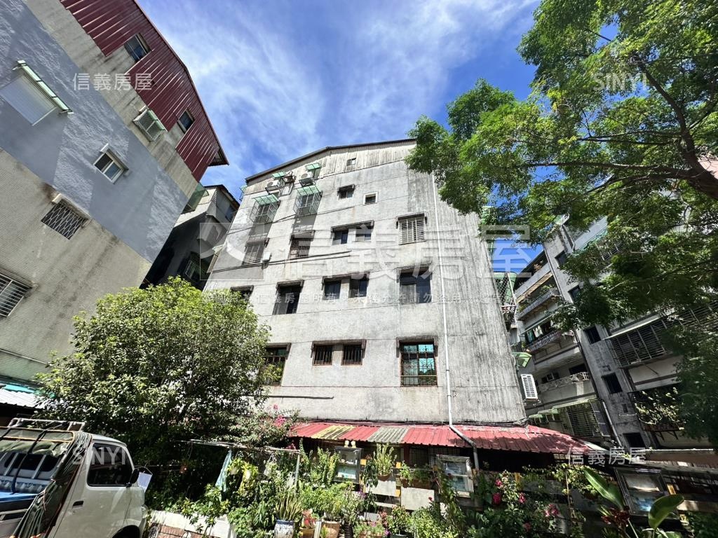捷運邊間學區三房房屋室內格局與周邊環境