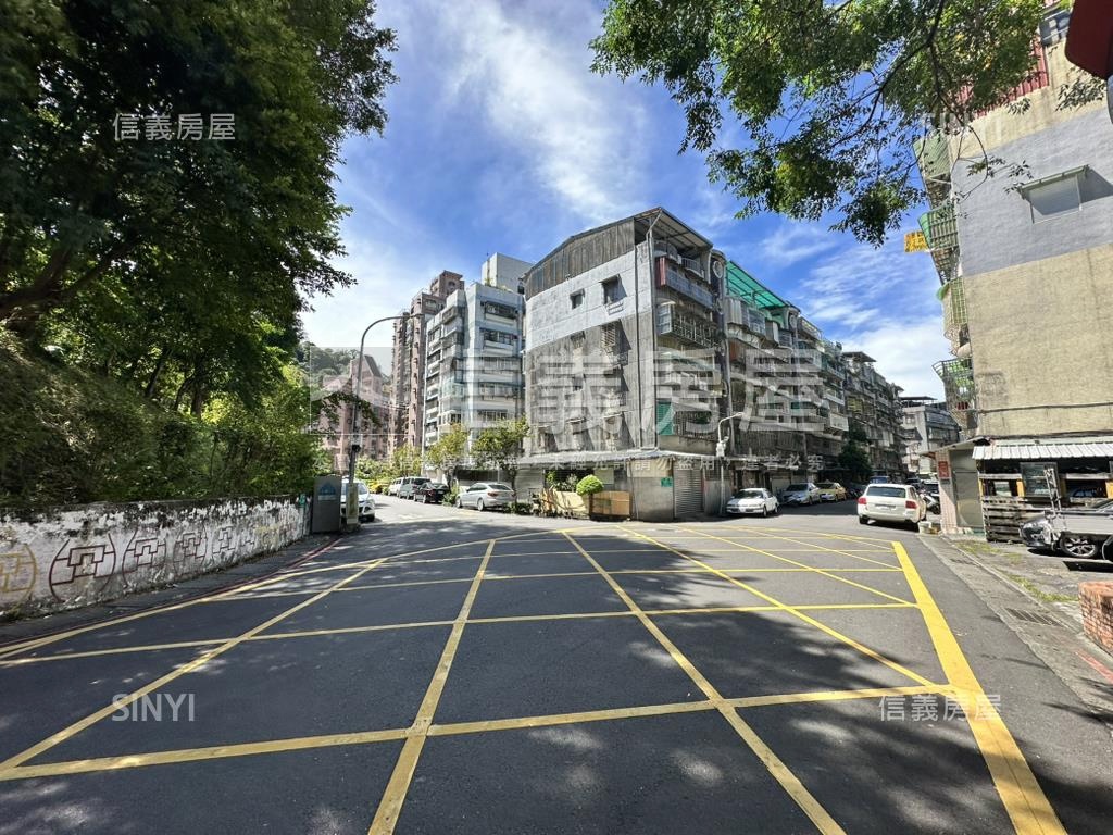 捷運邊間學區三房房屋室內格局與周邊環境