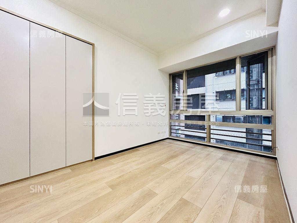 城市美學。高樓三房車位房屋室內格局與周邊環境